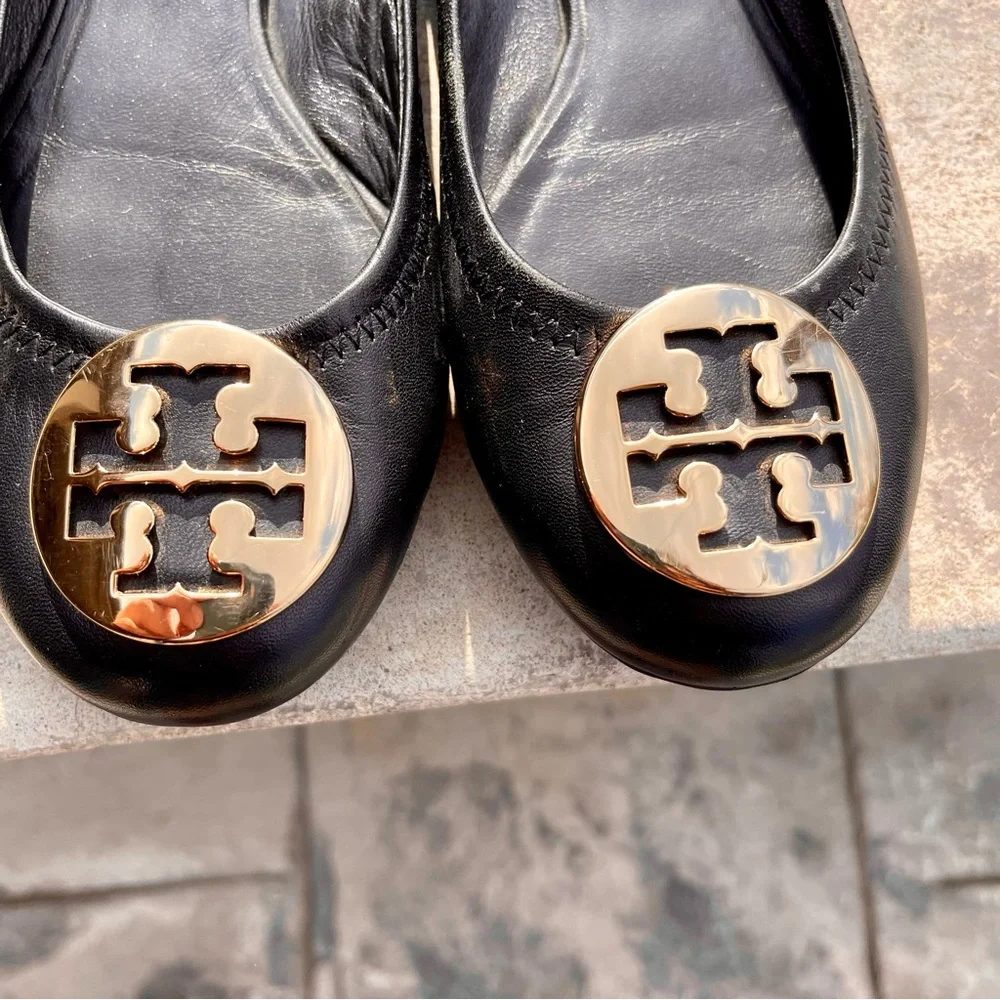 Tory Burch Women's Size 7.5 Reva Black Leather Gold Logo Classic Flats Shoes - Picture 3 of 9